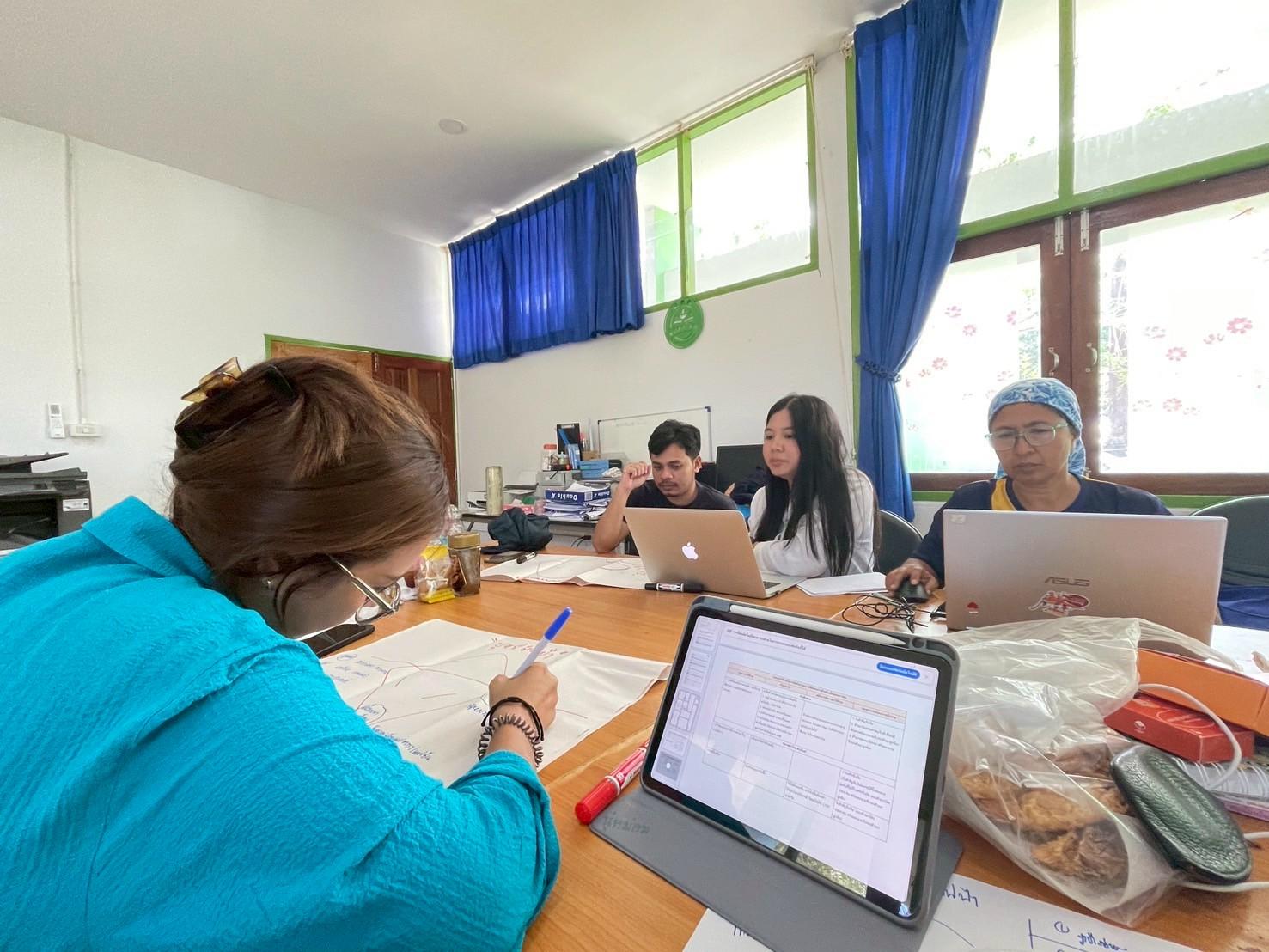 ข่าวสาร 4